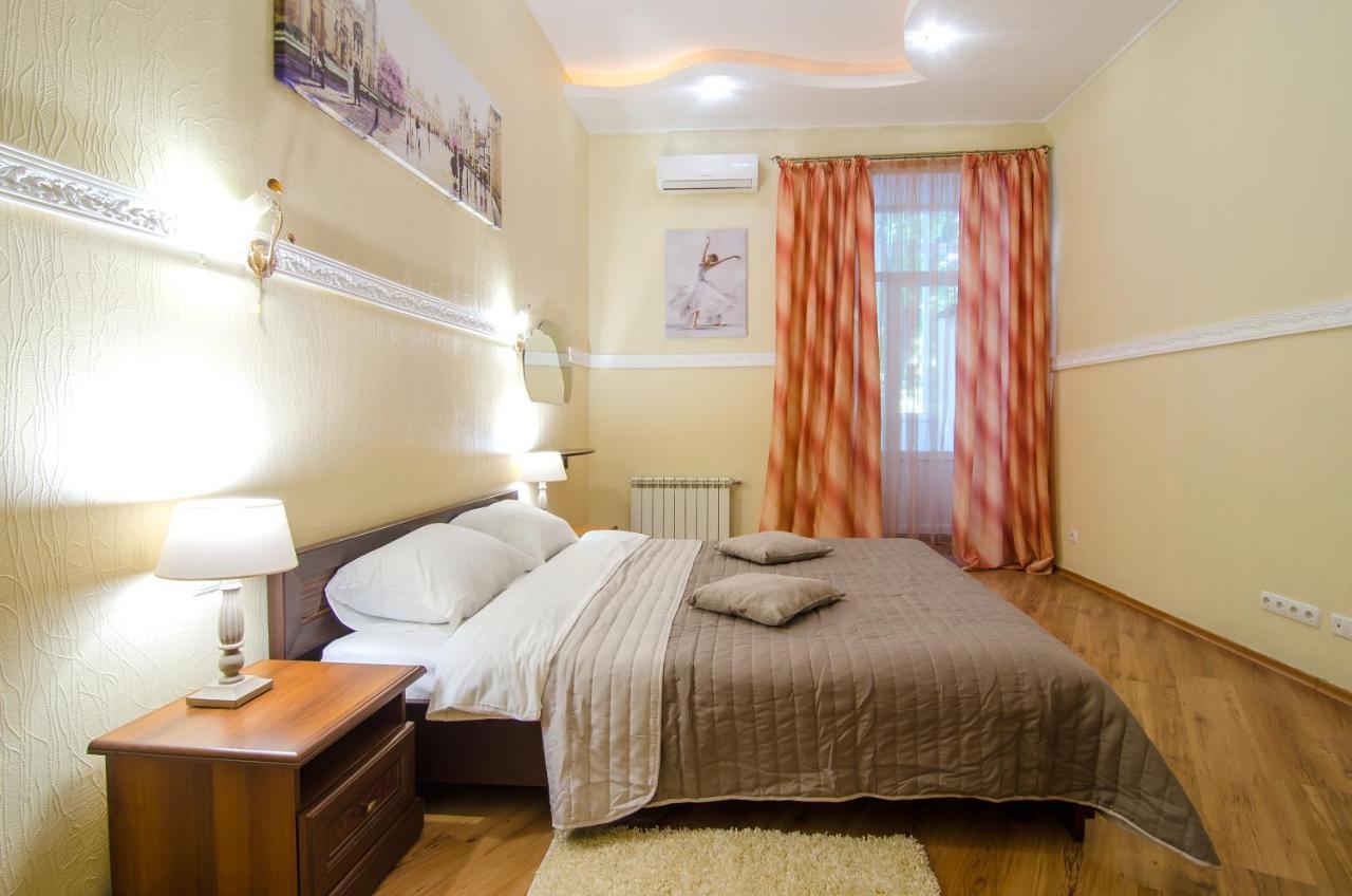 Apartment At Malaya Zhytomyrska 5 Kiev Exterior foto