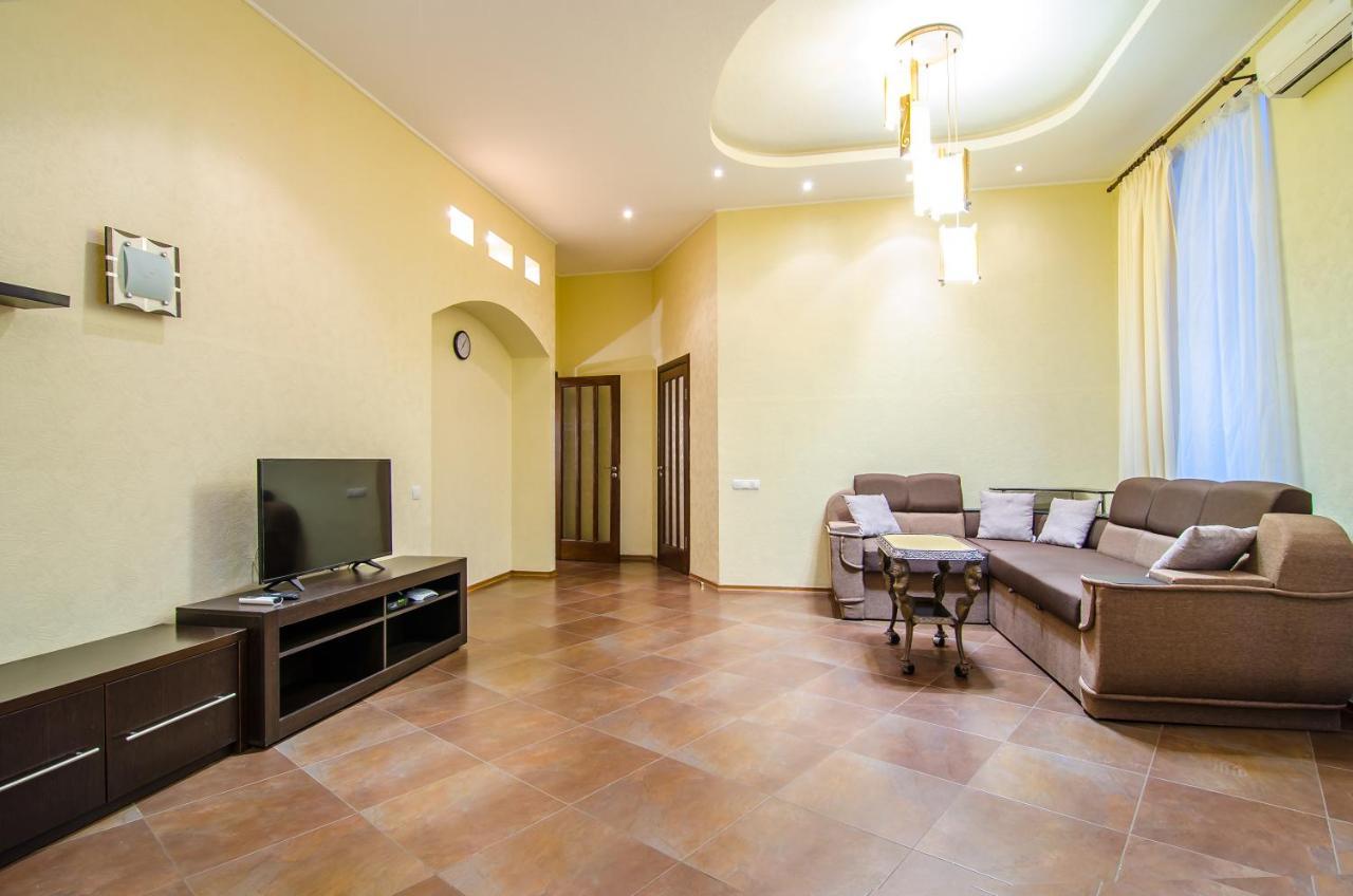 Apartment At Malaya Zhytomyrska 5 Kiev Exterior foto