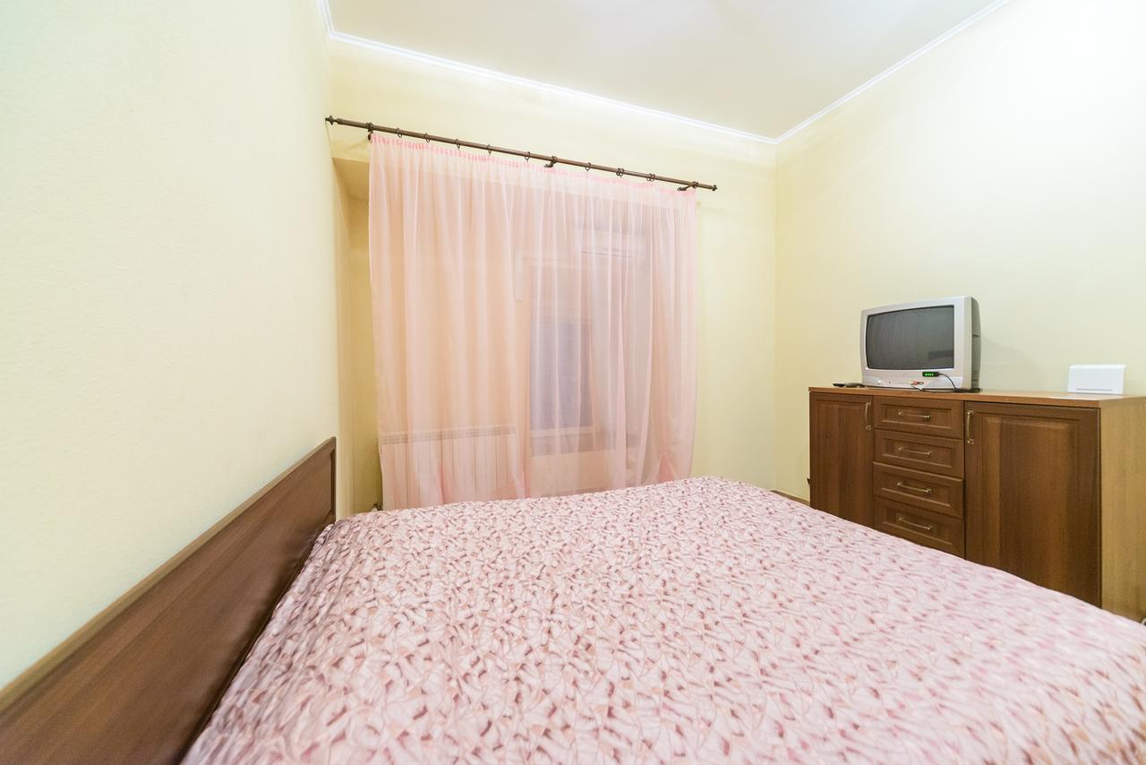 Apartment At Malaya Zhytomyrska 5 Kiev Exterior foto